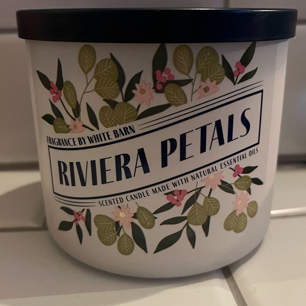 Bath and Body Works Riviera Petals White Barn 3 Wick candle